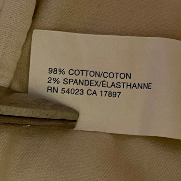 Khakis by Gap Boyfriend  Roll Up Shorts - Picture 9 of 12